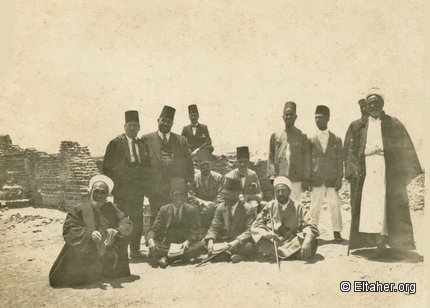 1930s - Eltaher and others. No name or location 02
